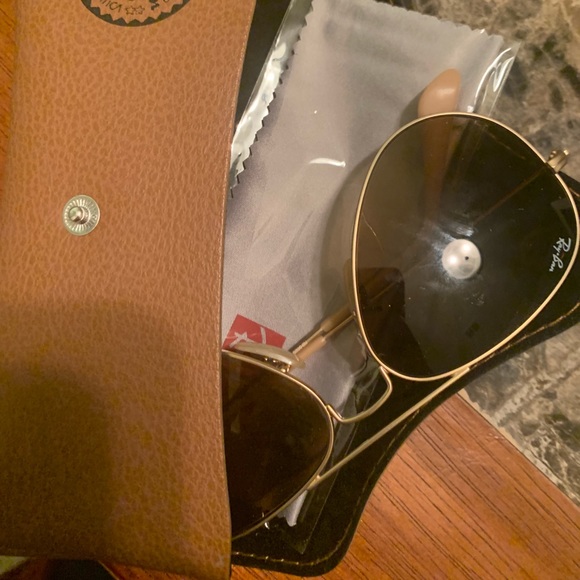 Ray Bans - Picture 1 of 3